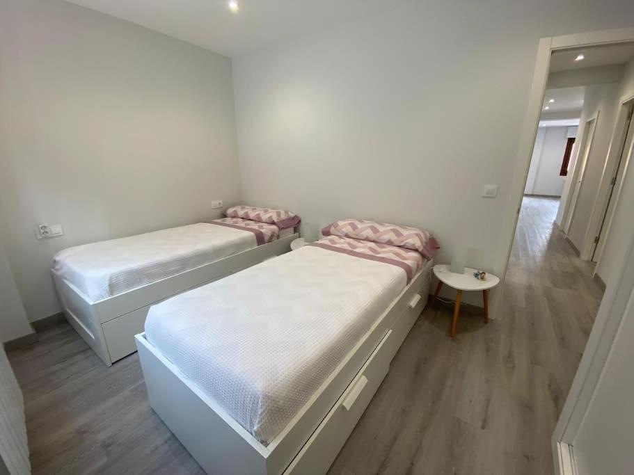 Piso 3 Habitaciones En Байона Екстер'єр фото